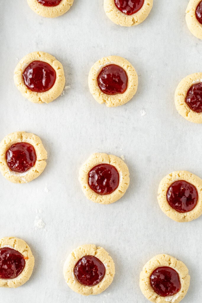 The cookies filled with jam.