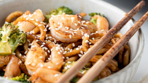 15-Minute Garlic Shrimp Soba Noodles - Lena's Kitchen