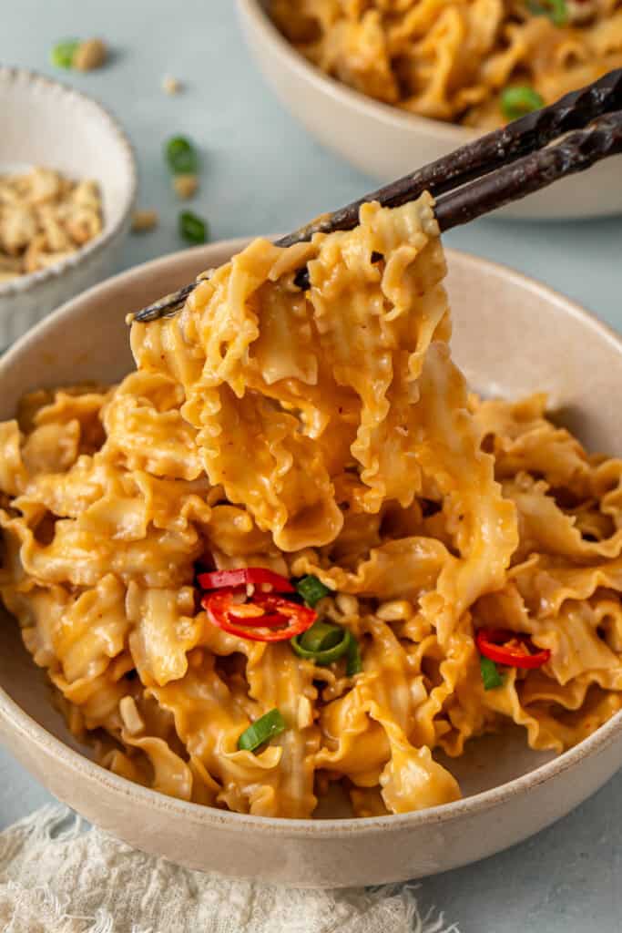 The noodles served into bowls.