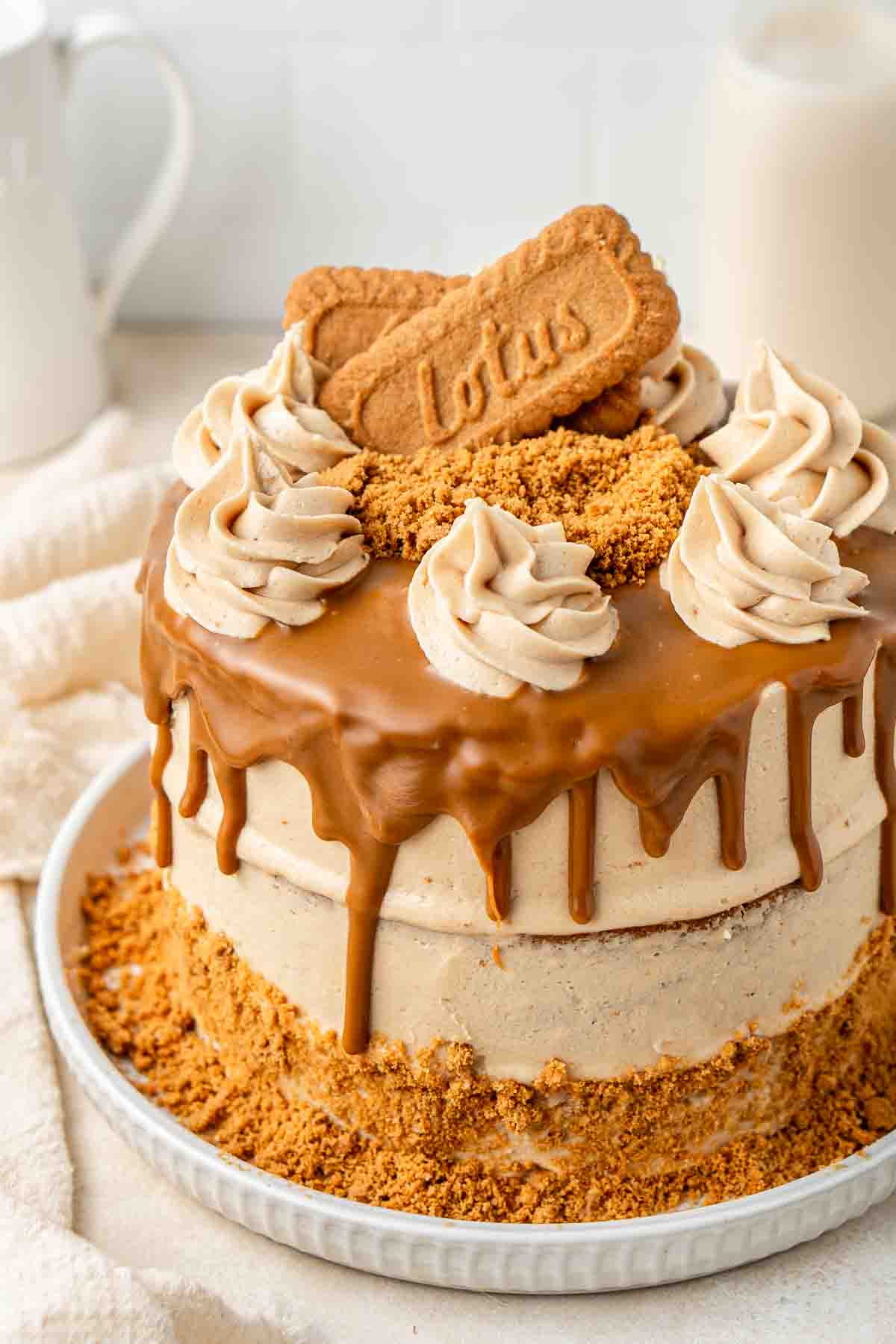 Close up of the vegan biscoff cake with biscoff drip.