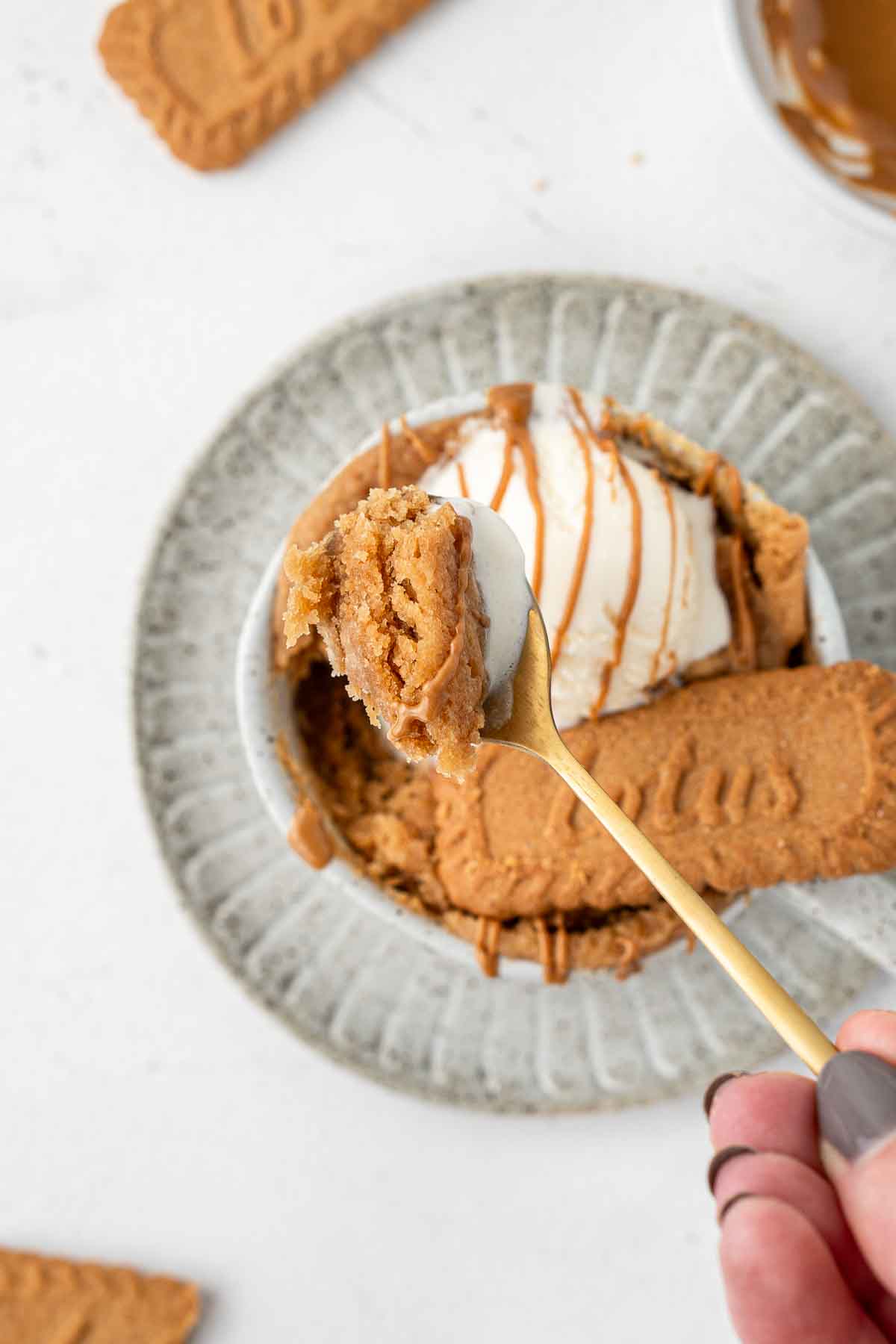 A spoon of biscoff cake.