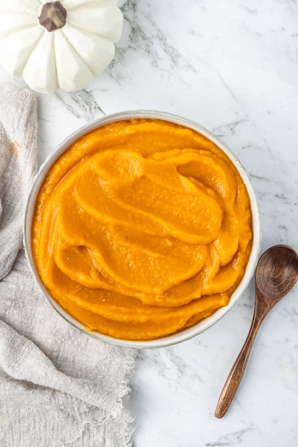 Pumpkin puree in a bowl.