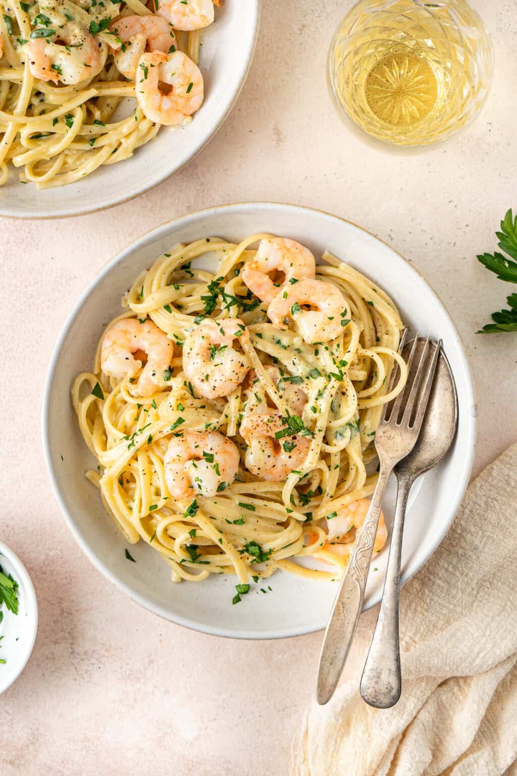 15 Minute Creamy Garlic Prawn Pasta - Eight Forest Lane