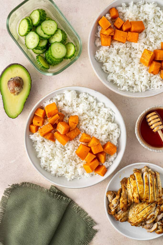 All of the elements needed to assemble the bowls.