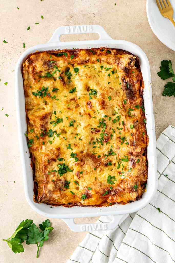 The freshly baked lasagne in the tray.