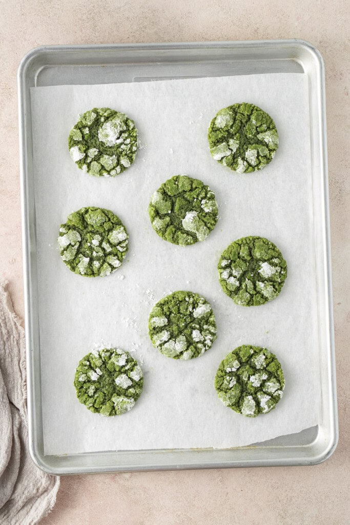 The baked cookies on the baking tray.